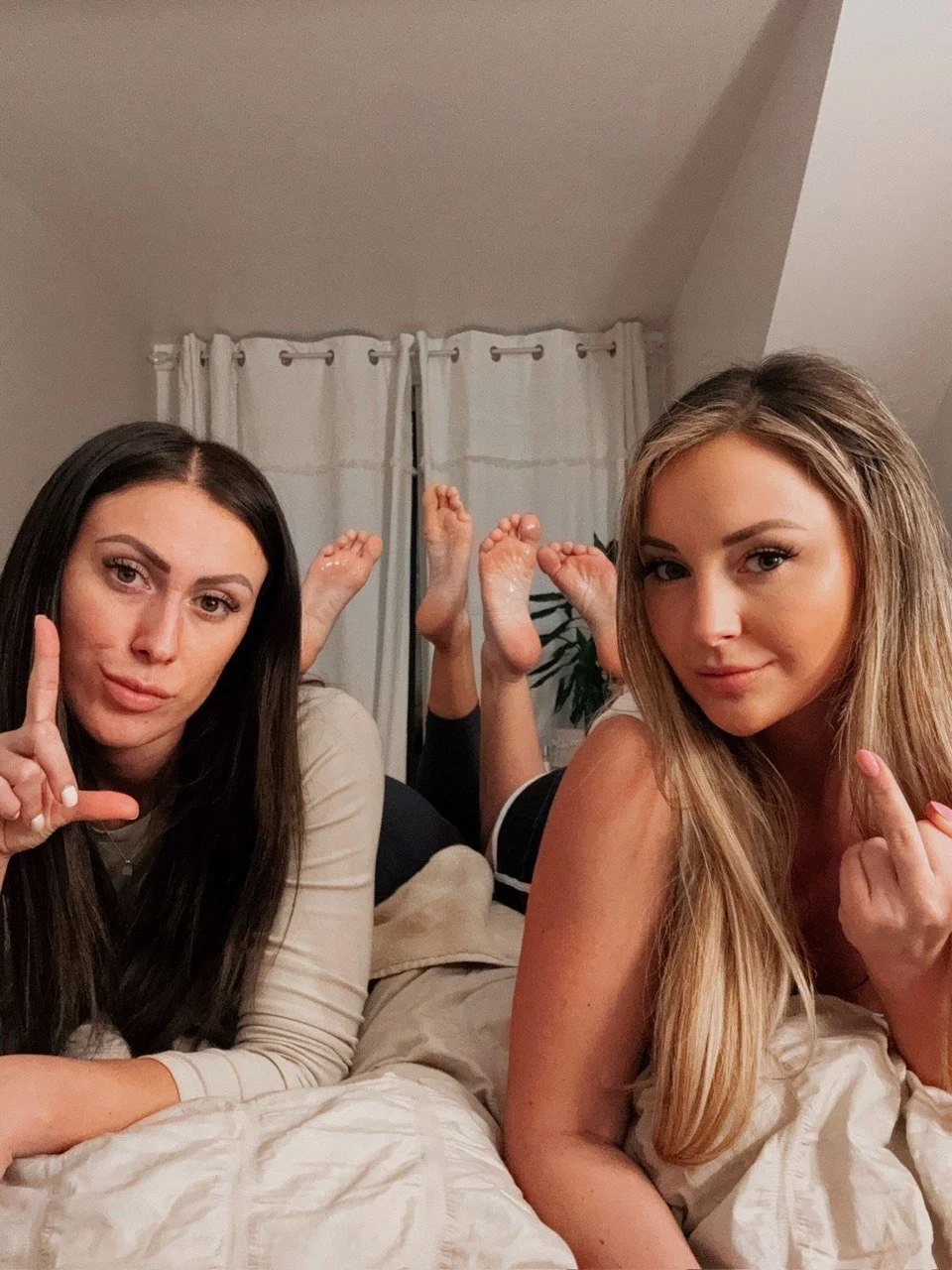 Footslut sisters Holly & Emily image 2