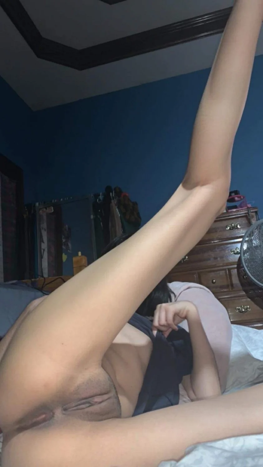 She loves to show off image 3