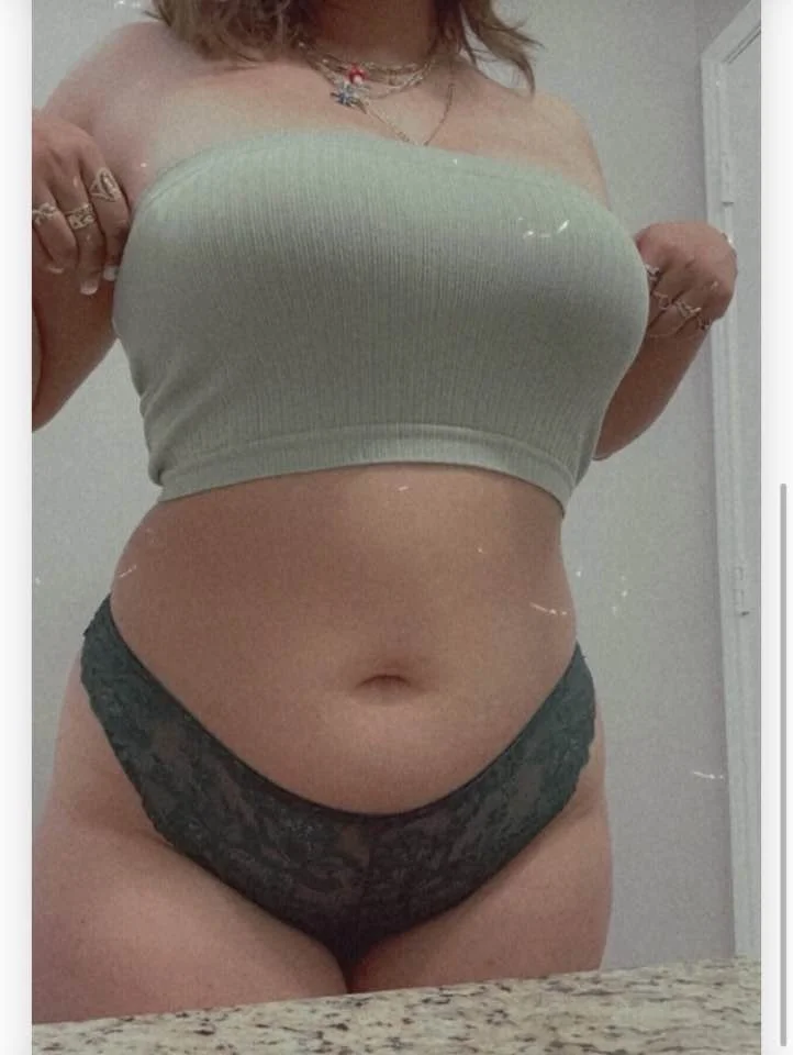 Amateur Thick Latina image 18