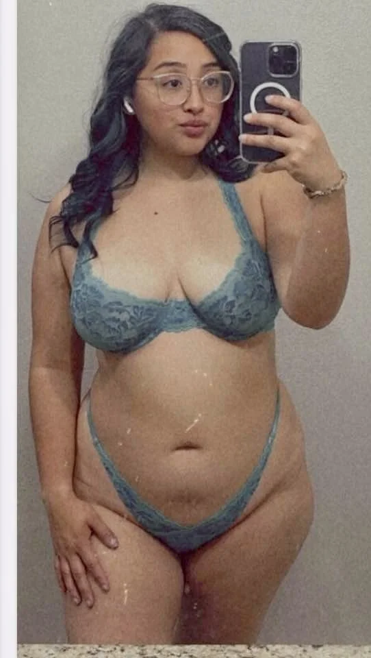 Amateur Thick Latina image 19