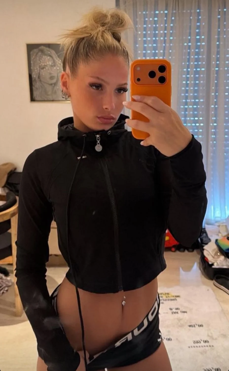 Luchi GH tetona hermosa image 7