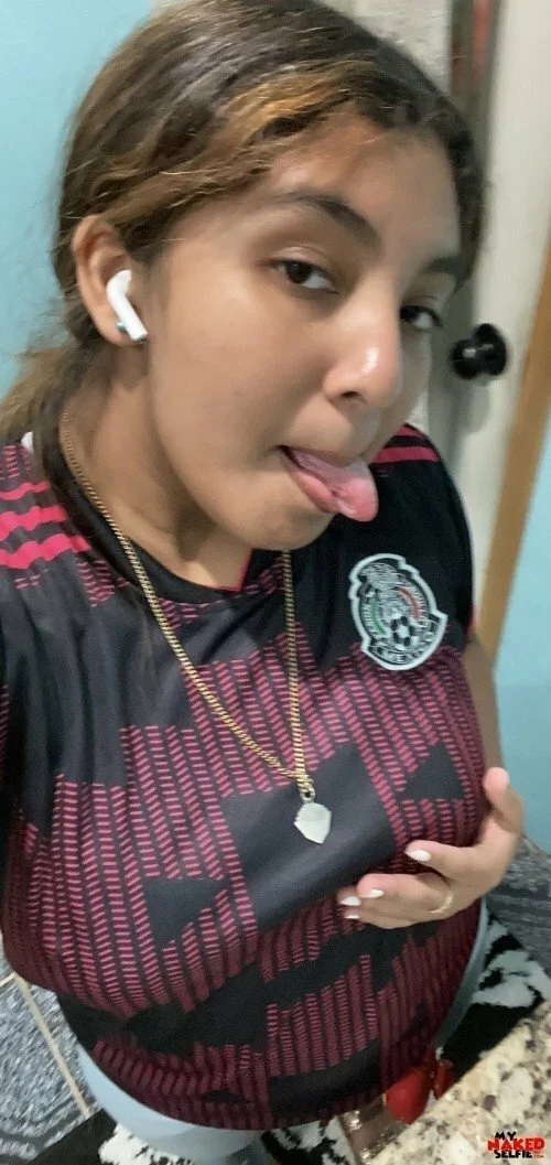 DAYANA, SLUT image 2