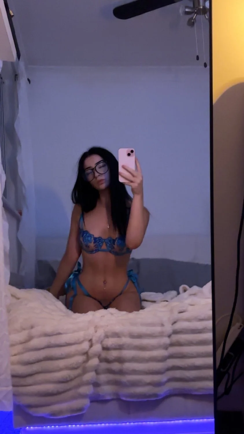 Barely legal teen girl image 2