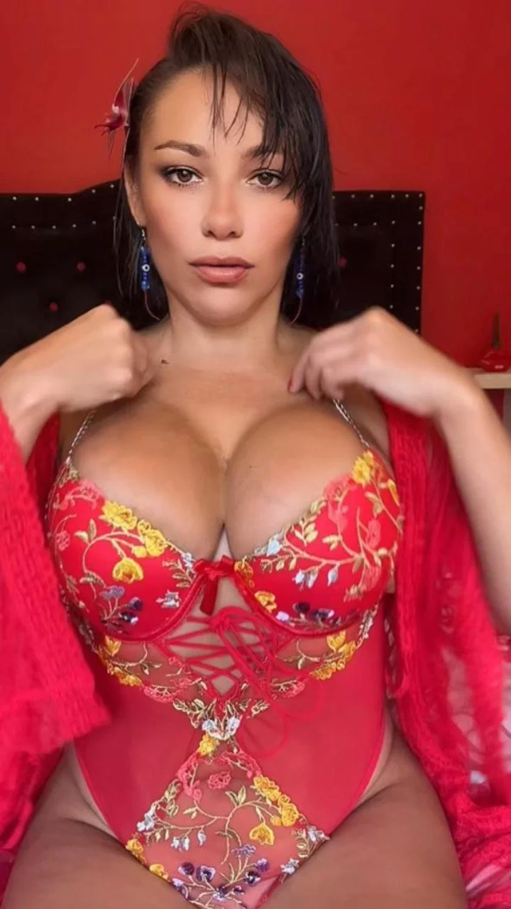 mom's big ass and tits image 17