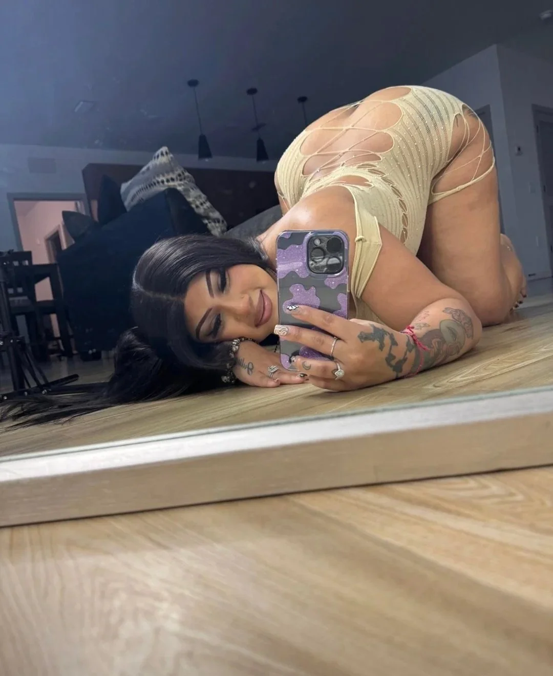breed-me-daddy-v0-d8nj4tjvbo6h1 J.Amor image 2