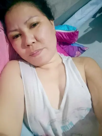 Philippina single mom loves getting naked for me 😍 cover image