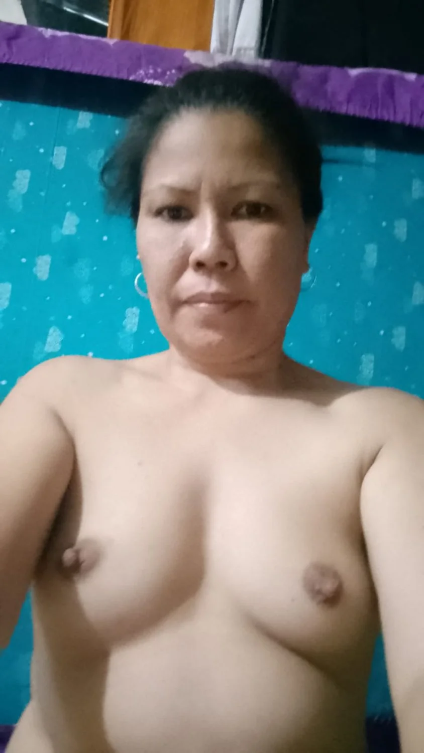 Philippina single mom loves getting naked for me 😍 image 2