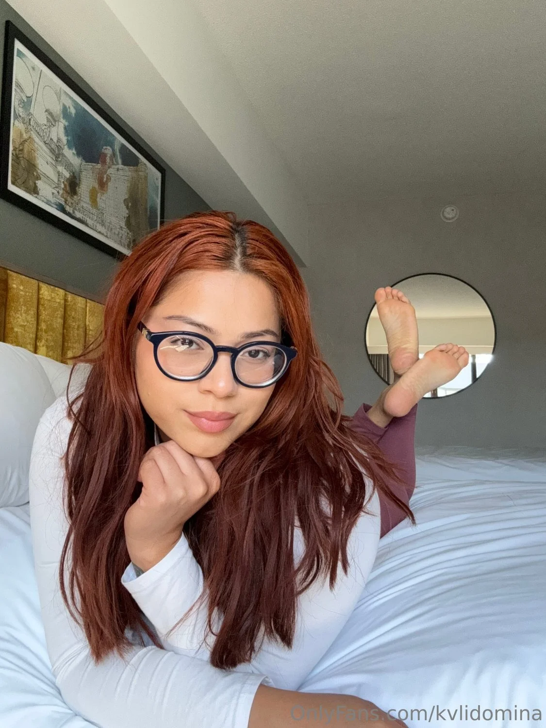 Latina Footjob image 4