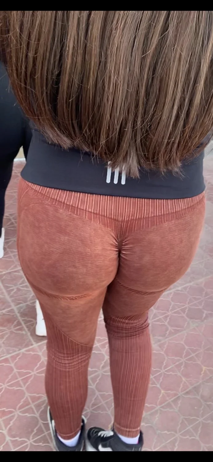Tremendo culo esta pendeja image 32