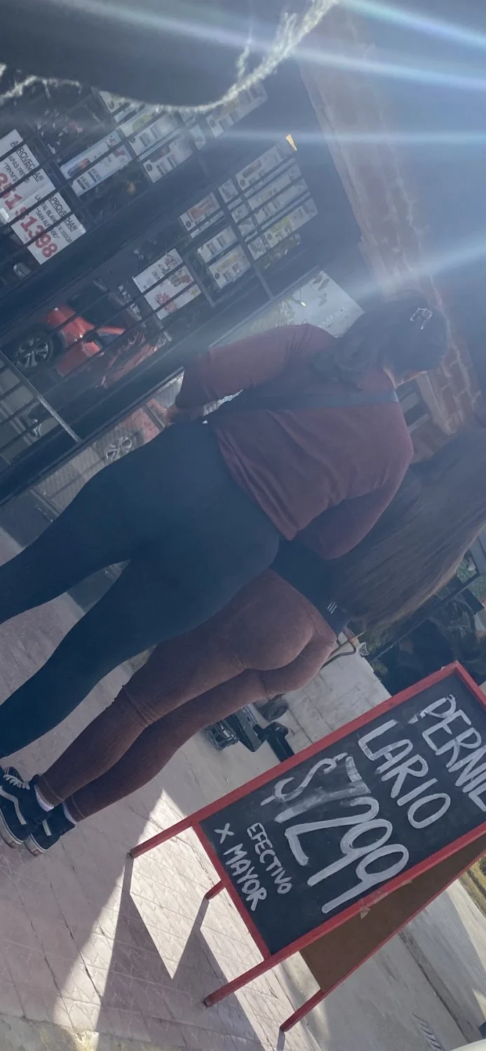 Tremendo culo esta pendeja image 8