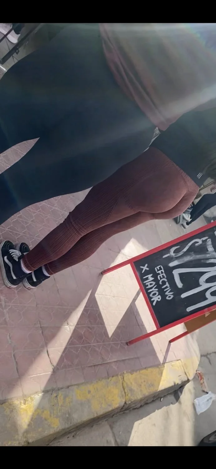 Tremendo culo esta pendeja image 9
