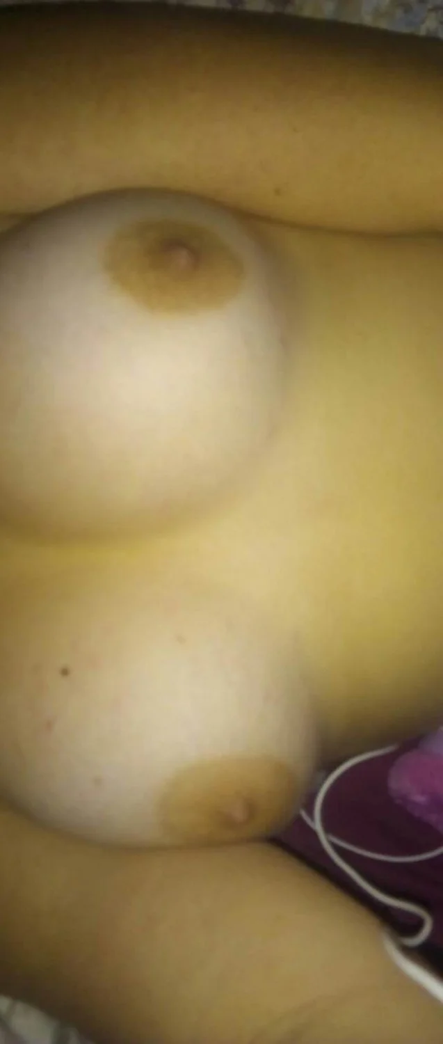 Amiguinha gostosa mandou nudes e foi vazada image 11
