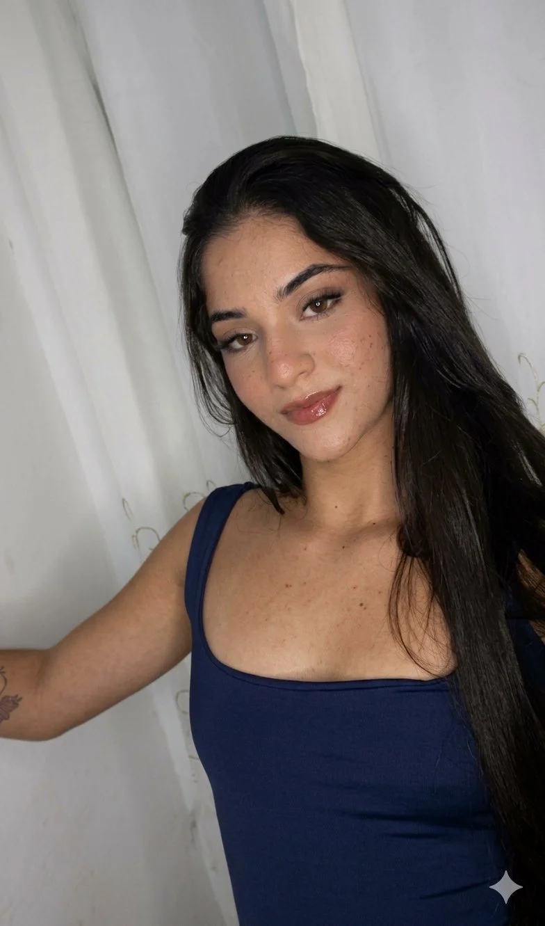 Vazou fotos de novinha gostosa mostrando a bucetinha e a bundinha image 17