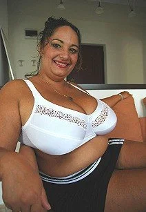 Irene 29 Años. Gordita con sabrosas 😋 y Enormes TETAS 🤤 main image