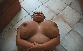 Irene 29 Años. Gordita con sabrosas 😋 y Enormes TETAS 🤤 image 5