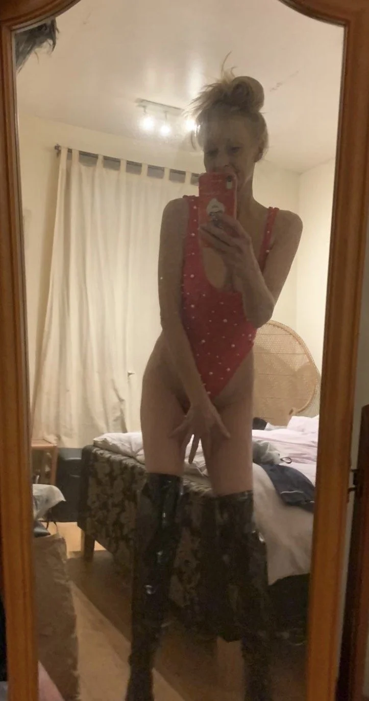 Sexy milf image 2