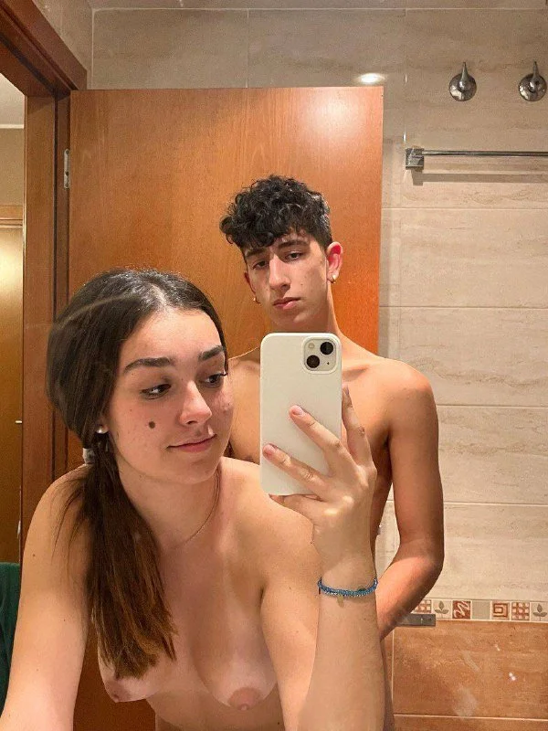Casal novinha vazado fudendo no pelo. video novo vazado, amador erome vazados brasil vazou, vazada image 2