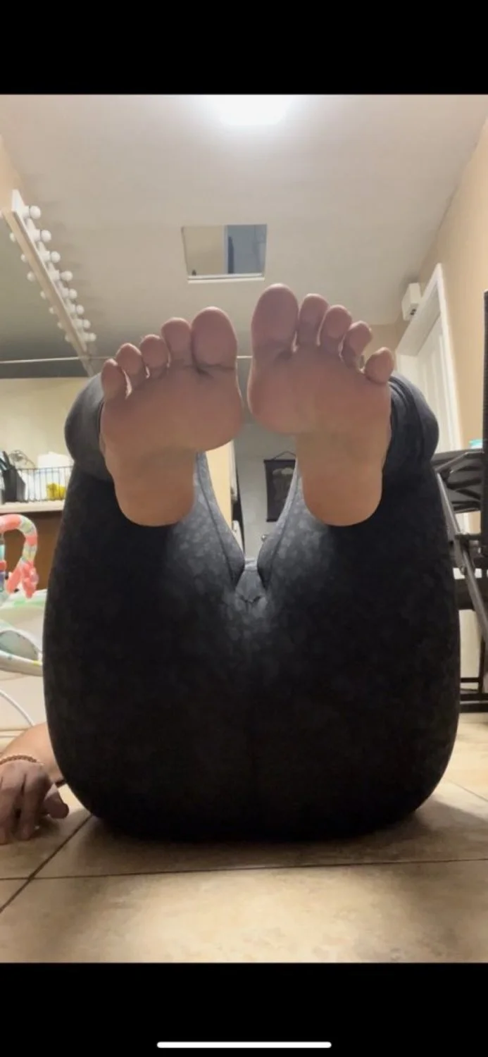 Latina feet image 4