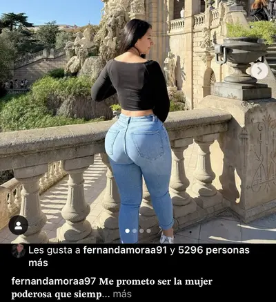 Latina con el culo hecho cover image