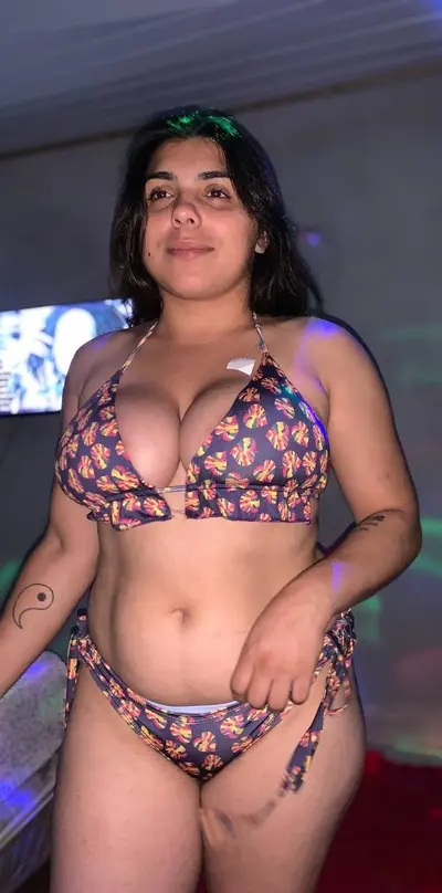 Peituda gostosa cover image