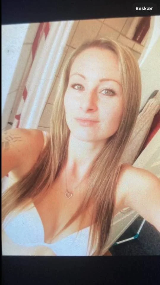Cuck wants tribs of this slut milf image 15