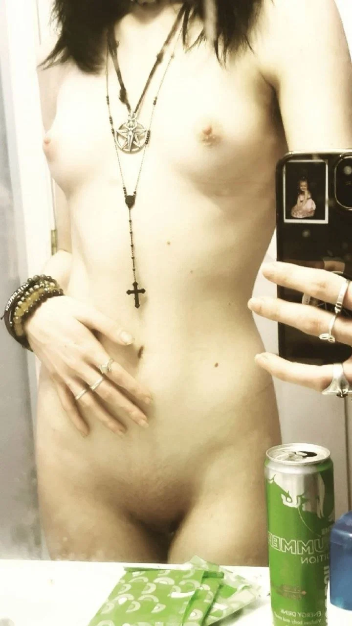 Goth emo girl slut leaked image 15