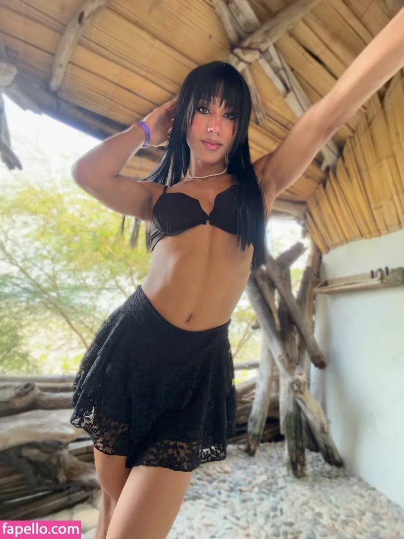 KIM REINA TRANS SEXY image 23
