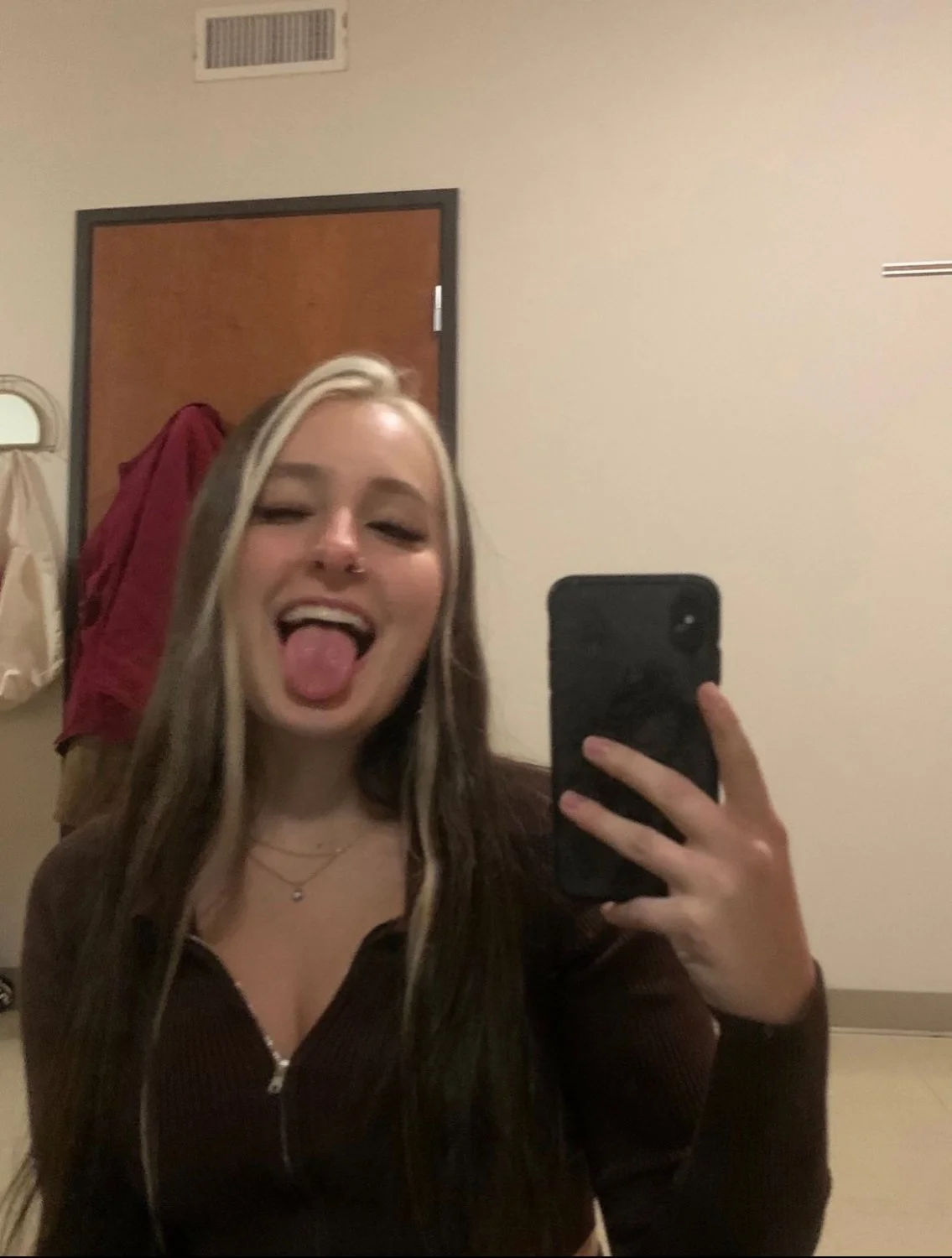 Abby 22 image 9