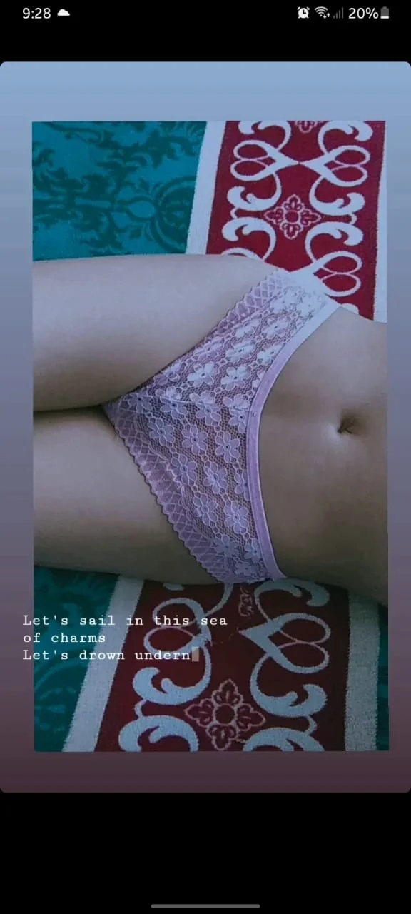 Morena rica sube sus fotos en tanga para que la vean image 12