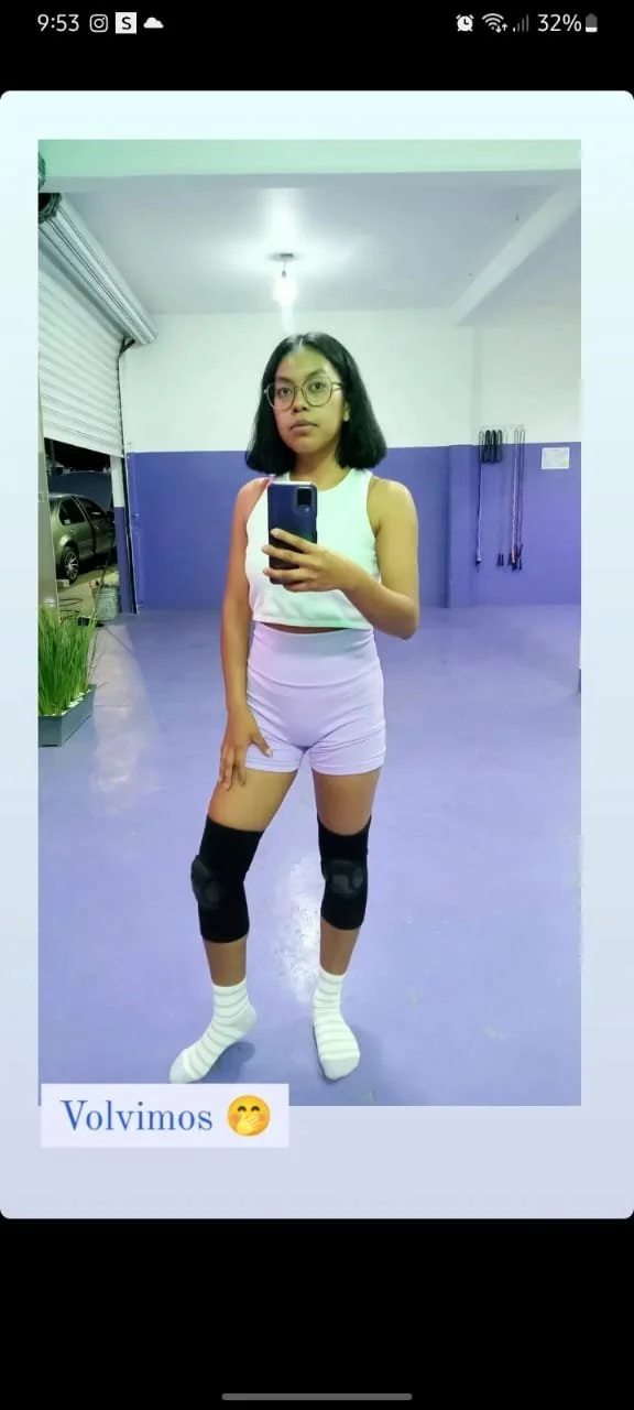Morena rica sube sus fotos en tanga para que la vean image 3