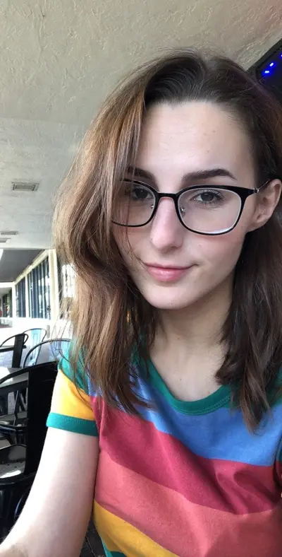 College cute girl Sells Her Nudes To Pay Tuition :) Add me on kik : TinaaaaSK420 cover image