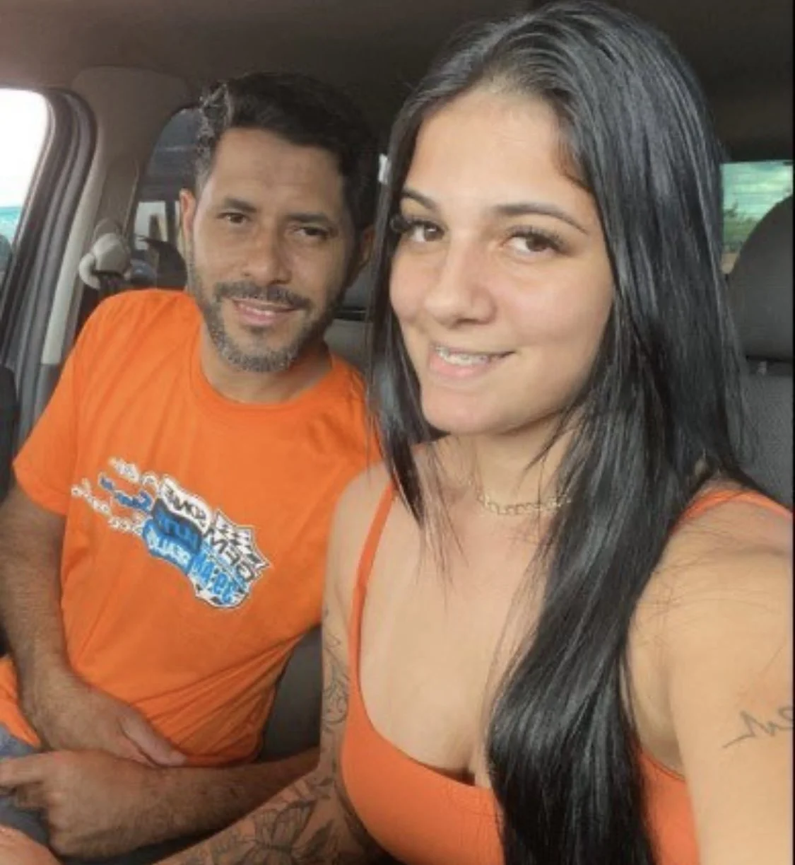Traindo o marido com o caminhoneiro novinha safada image 3