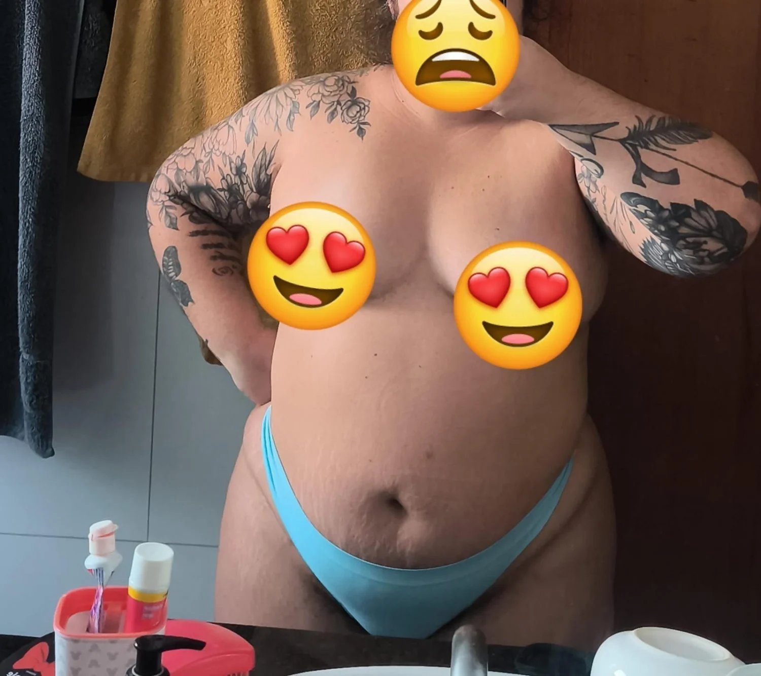 Coroa tatuada teve os nudes casados pelo namorado image 7