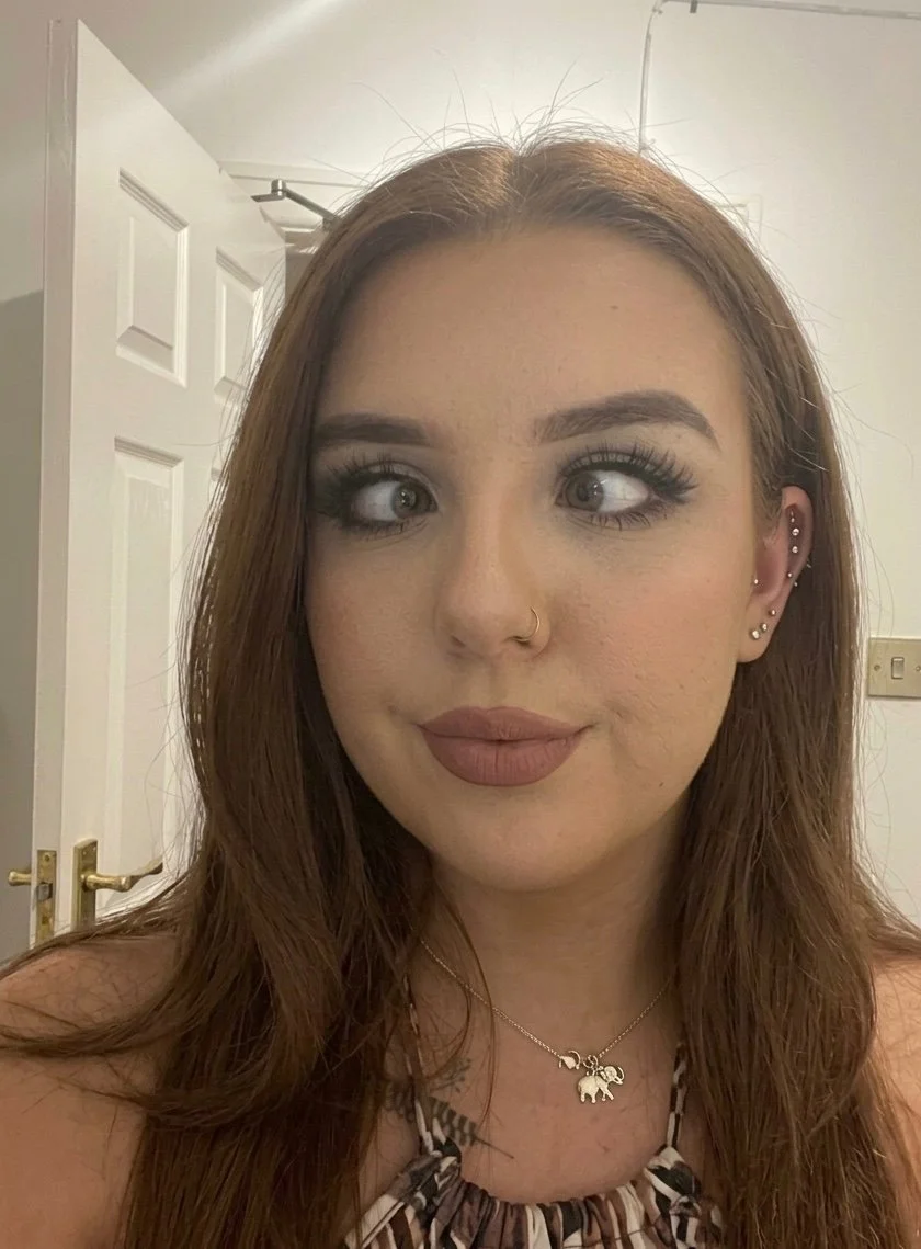 Huge tits amazing body main image