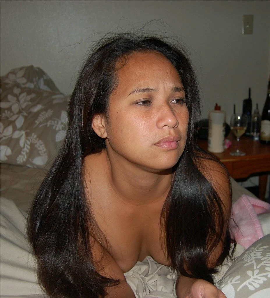 Hawaiian Lesbian Eats Pussy and Scissors image 10