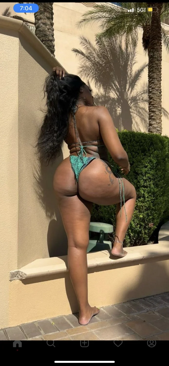 Big booty African darkskin baddie image 20