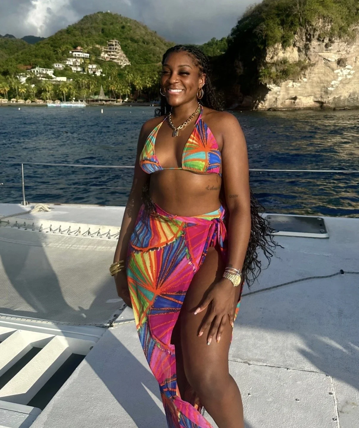 Big booty African darkskin baddie image 5