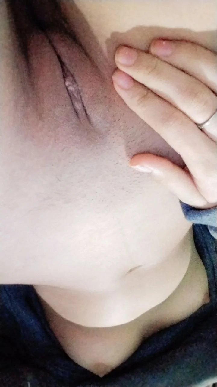 Pendeja de 18 se graba mientras se baña la muy puta image 2