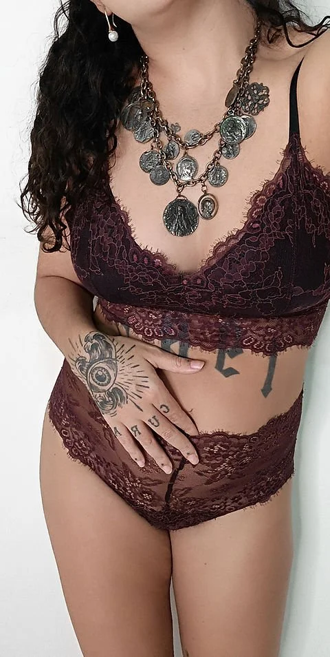 Tatuada de lingerie image 10