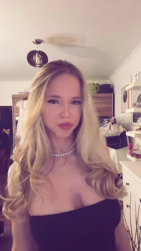 German Slut Lea image 13