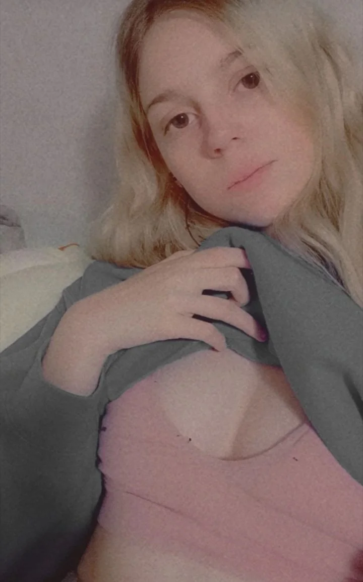 Internet slut Gage image 2