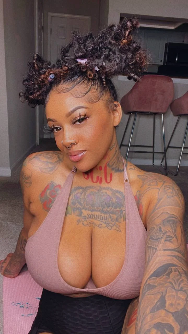 Pretty Ebony Freak. | Big tits ebony light skin image 2