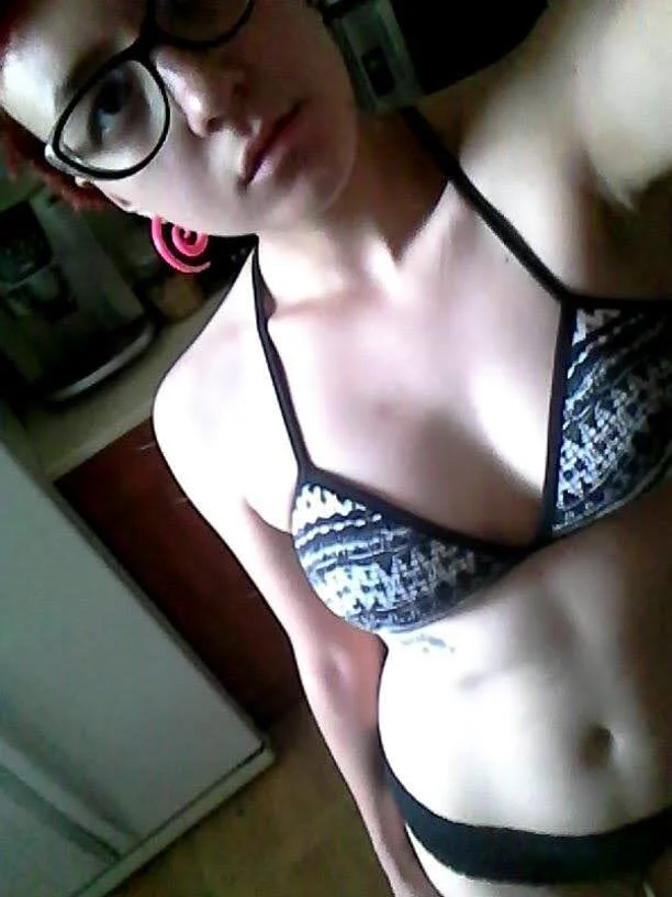 Little Czech anal whore exposing herself again 2 image 2
