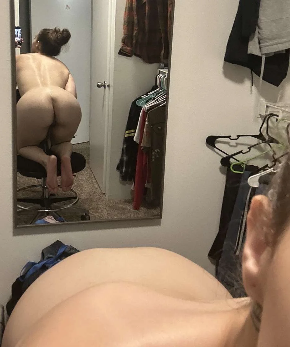 This Snapchat Baddie loves the exposure image 3