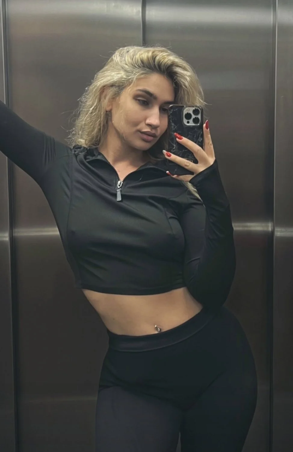 Thick Romanian blonde slut Dennisa image 10