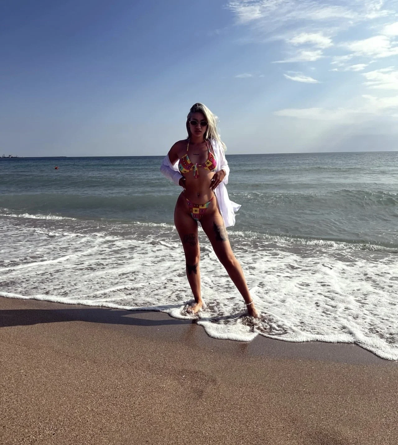Thick Romanian blonde slut Dennisa image 6