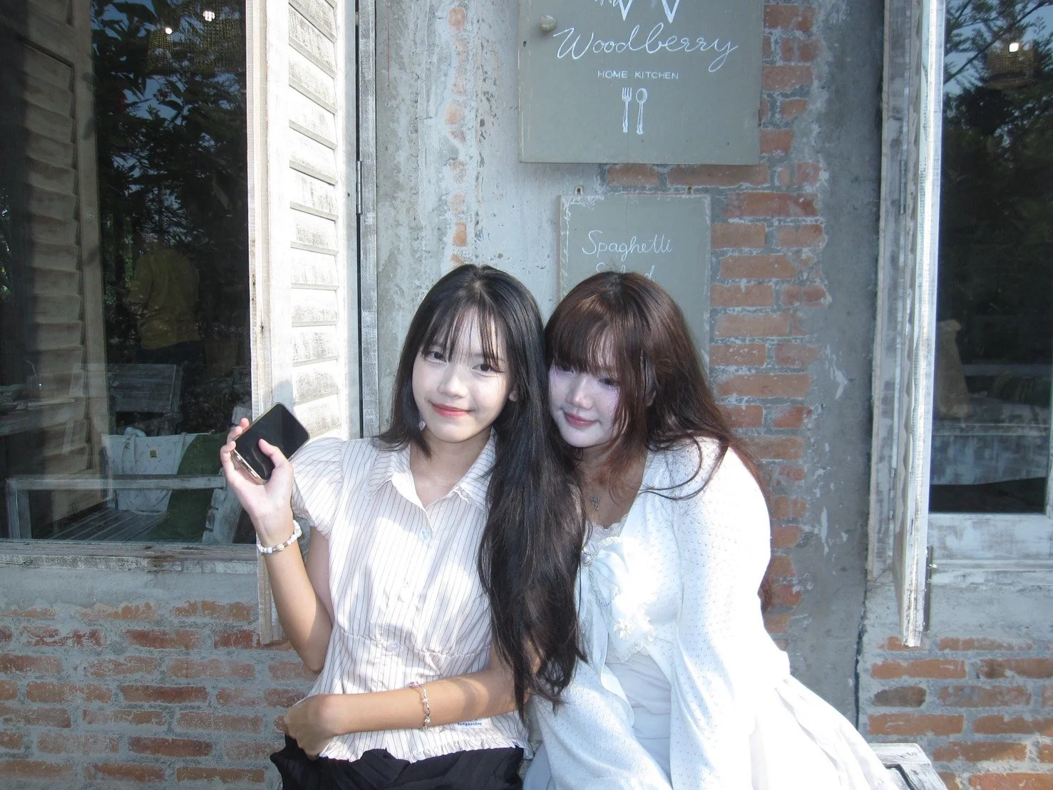 สาวม.6ไทยมากับเพื่อนสามคนเลือกใครดี Thai image 4