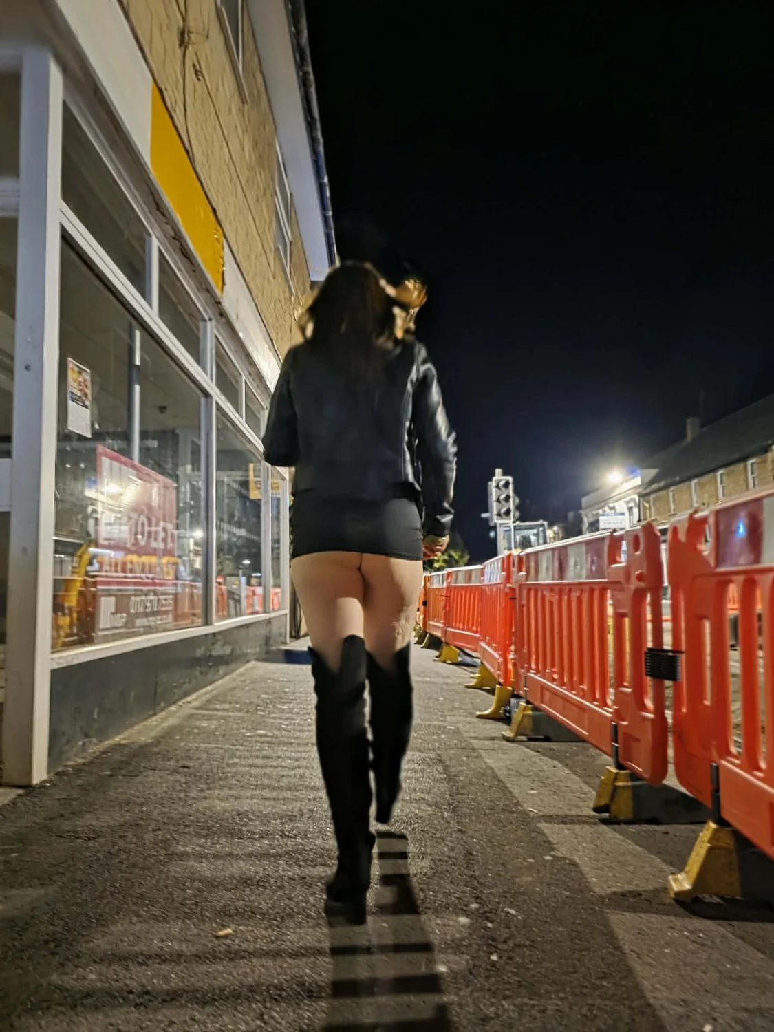 Anal Hotwife 💯% slut image 7