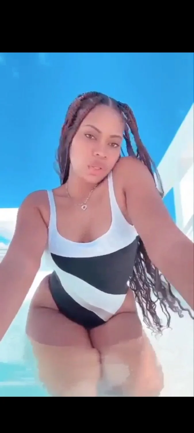 Latina do instagram image 2