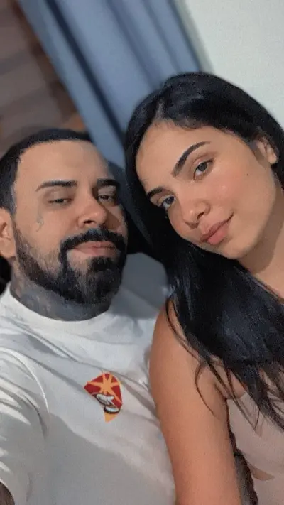 Vazou casal esposa pagando boquete e transando cover image